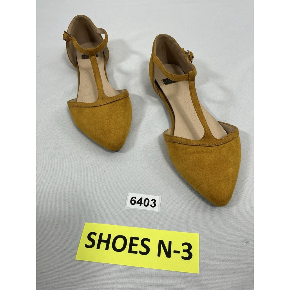 Womans NYLA Heartbeat Slipon Strappy Sandals 10 Gold Pointed Toe Flat Heel